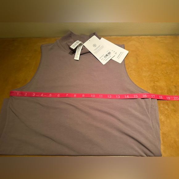 Athleta Outbound Mock Neck Tank, Coffeehouse Brown, XS, NWT New! - Picture 10 of 13